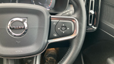 Volvo Xc40 2.0 T4 Momentum Pro 5dr AWD Geartronic Petrol Estate